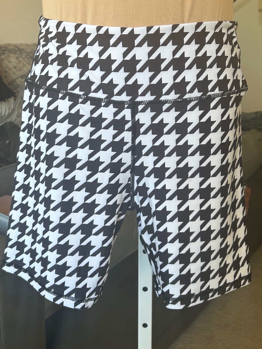 Houndstooth Spandex Shorts NWOT